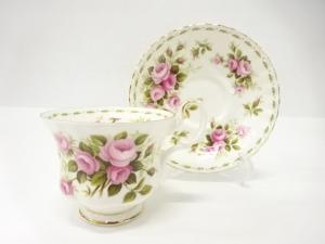 ROYAL ALBERT　ロイヤルアルバート　Flower of the Month　カップ＆ソーサー　洋食器